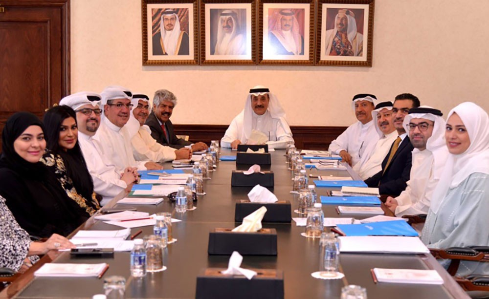 وزير العمل يترأس اجتماع مجلس إدارة بنك الأسرة