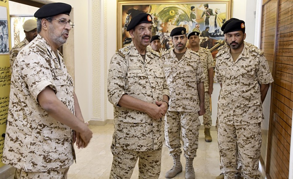 القائد العام يتفقد عدداً من الوحدات العسكرية