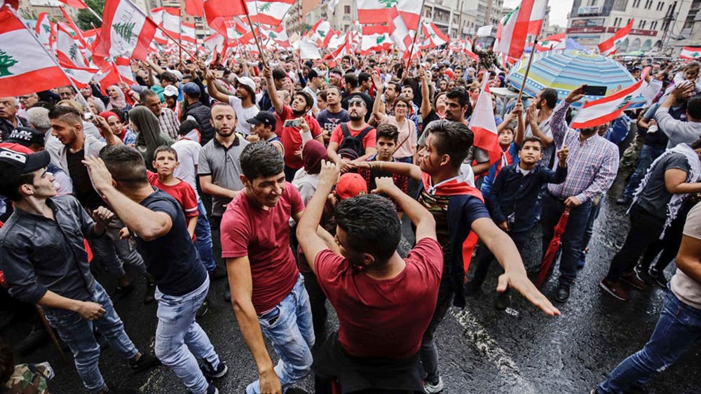 رداً على دعوة الرئيس..  محتجو لبنان "لن نفاوض"