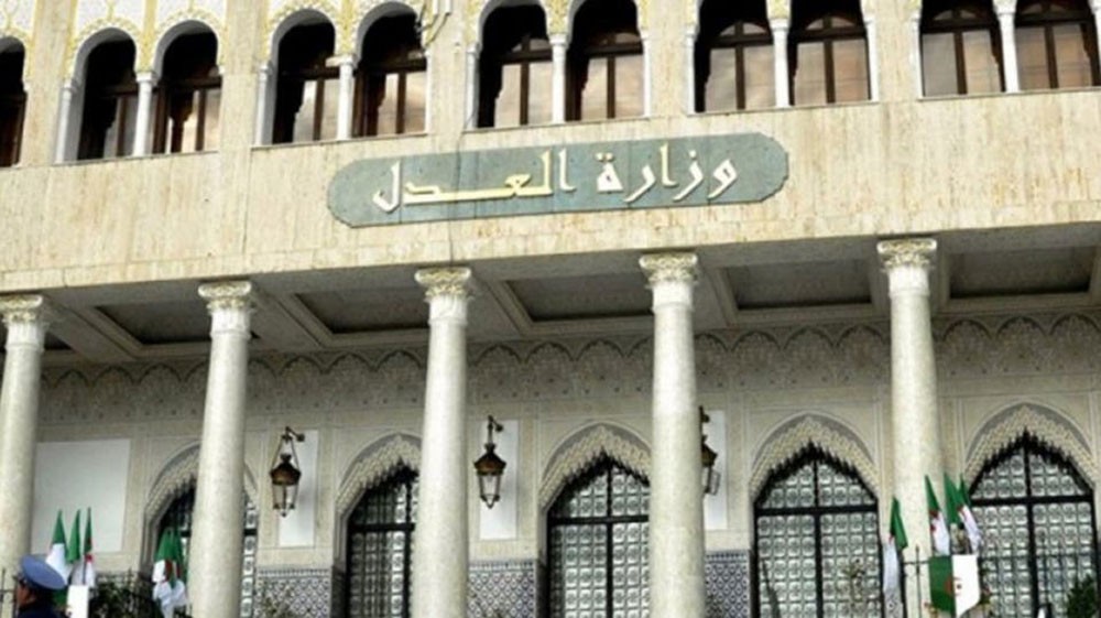 قبل انتخابات الجزائر.. حركة تغيير تشمل آلاف القضاة