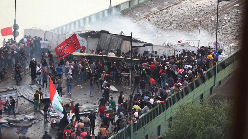 42 قتيلاً بالعراق.. والداخلية: انحرف مسار المظاهرات