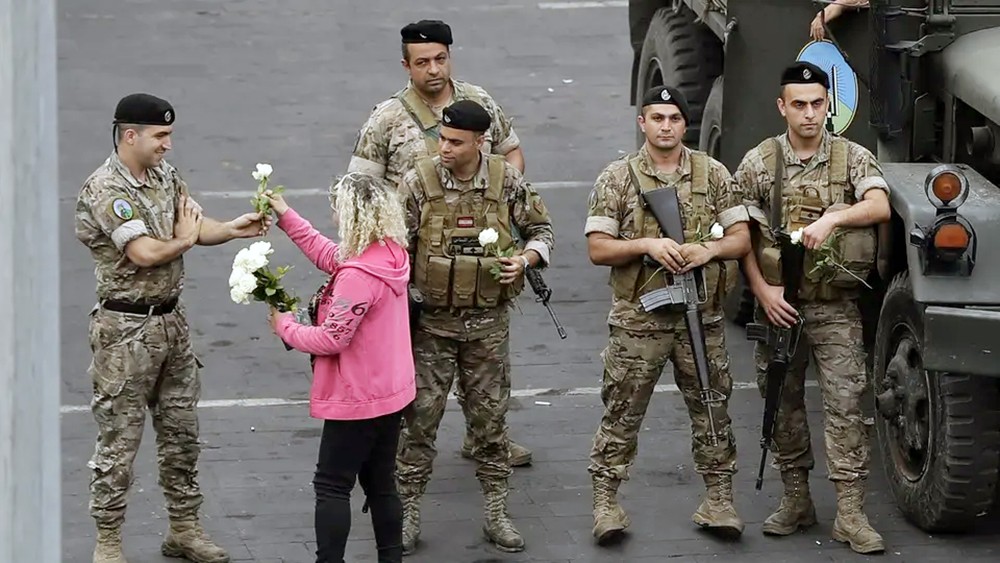 حراك لبنان في يومه الـ11.. ربط الساحات من الشمال للجنوب