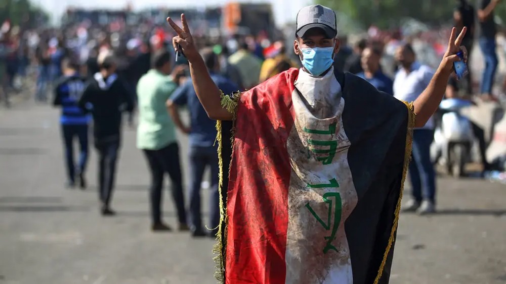 محتجون وسط بغداد.. والأمن يلمح إلى "طابور خامس" ودواعش