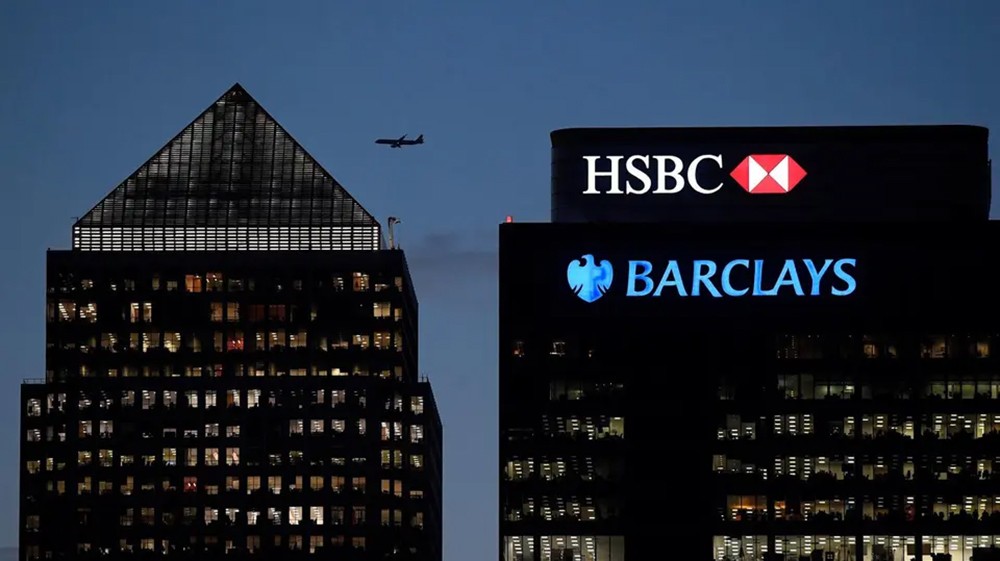 رئيس HSBC يحذر من إعادة هيكلة باهظة التكلفة
