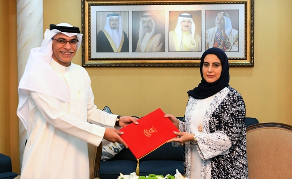 أمانة الشورى توقع اتفاقية تعاون مع معهد البحرين للتنمية السياسية 