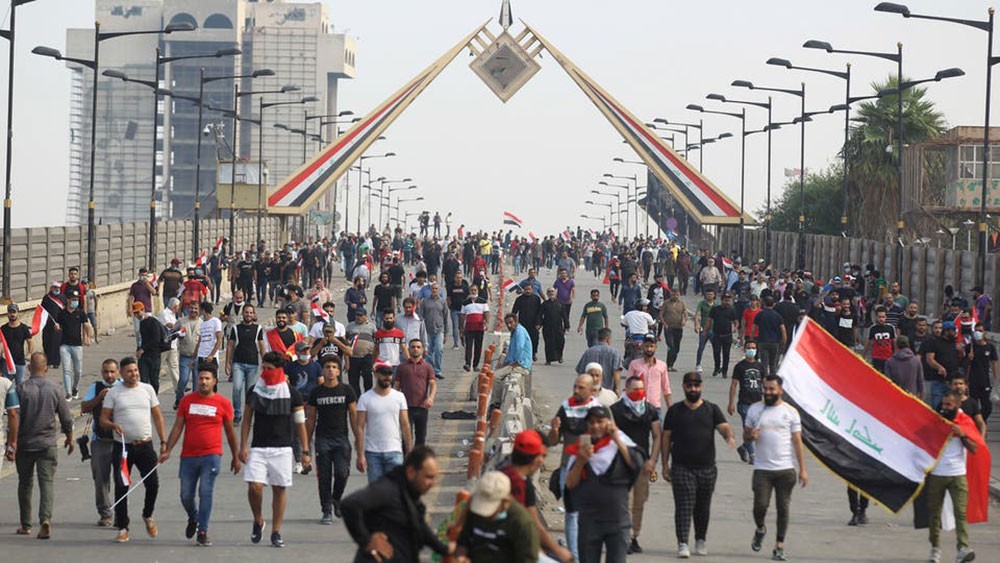 على وقع التظاهرات.. برلمان العراق يلغي امتيازات الرؤساء