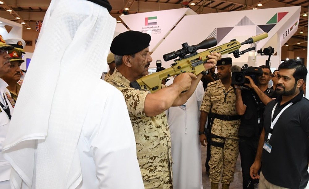 القائد العام لقوة دفاع البحرين يقوم بجولة في معرض ومؤتمر البحرين الدولي للدفاع بايدك 2019