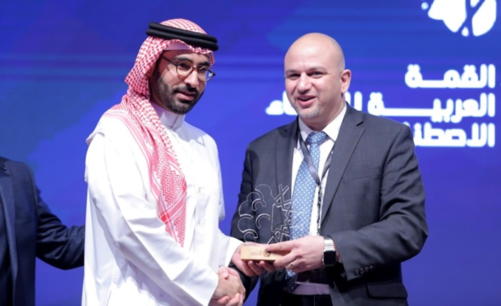 وزير الشباب يعرض تجربة البحرين في تأصيل دور الشباب في الذكاء الاصطناعي بالأردن