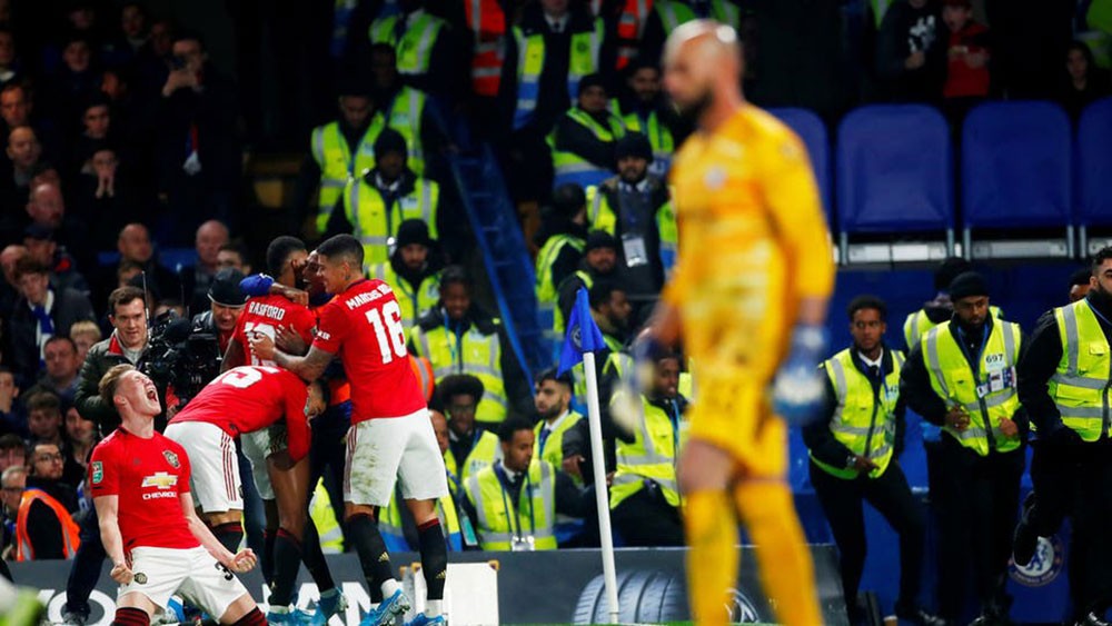 يونايتد يتجاوز تشيلسي بصعوبة في كأس الرابطة