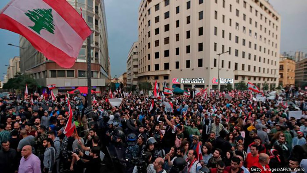 تظاهرات بشمال بيروت.. وحرائق في البقاع