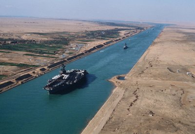 مصر.. قناة السويس تحقق إيرادات قياسية في أكتوبر