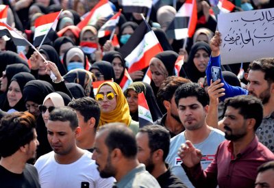 العراق.. قطع طرق نفطية وحملة لمقاطعة منتجات إيران