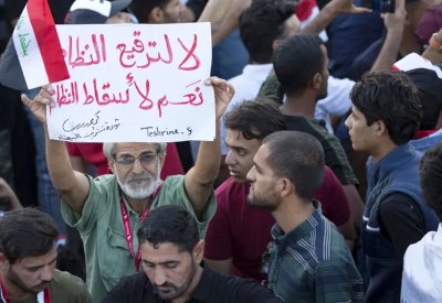 اشتباكات في البصرة.. و120جريحاً بين المحتجين