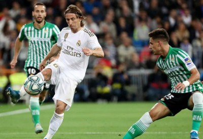 ريال مدريد يفقد فرصة خطف الصدارة ويتعادل سلبياً مع بيتيس
