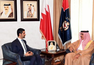 وزير الداخلية يستقبل وزير شئون الكهرباء والماء ويهنئه بالثقة الملكية السامية