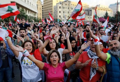 لبنان.. تظاهرات حاشدة ودعوات لإضراب عام غداً