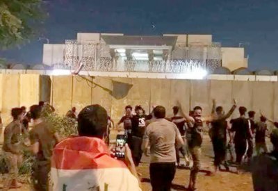 صحيفة أميركية: مهاجمة قنصلية إيران يؤشر للغضب العراقي ضد طهران