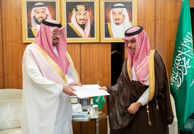 وزير خارجية السعودية يستقبل سفير البحرين في الرياض