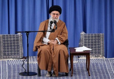 استهدفت "دائرة خامنئي".. تفاصيل عقوبات واشنطن على إيران