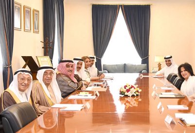 مجلس أمناء جائزة عيسى لخدمة الإنسانية يستعرض ترتيبات احتفال تسليم الجائزة