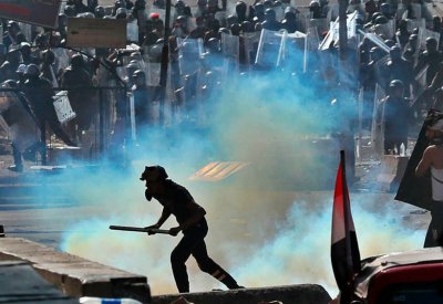 واشنطن بوست: احتجاجات العراق تهدد نفوذ إيران وتكشف من وراء القمع