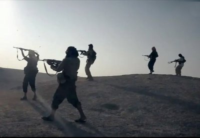 عناصر من داعش يقاتلون مع فصائل سورية موالية لتركيا