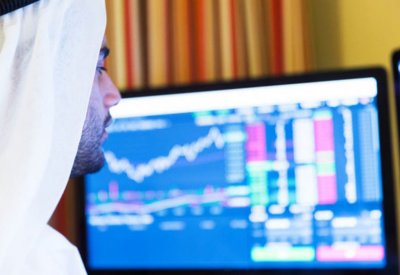 البنوك تقود سوق السعودية للصعود والأسهم المالية تهبط بدبي