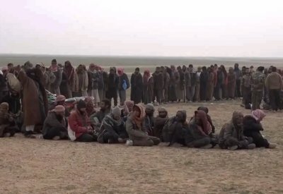 تركيا تبدأ بترحيل أسرى من متطرفي "داعش"