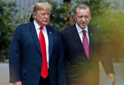 ترمب خلال لقائه أردوغان: وقف إطلاق النار في سوريا صامد