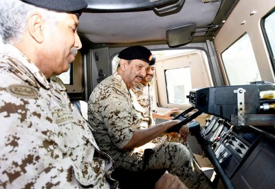 القائد العام يتفقد عدداً من وحدات قوة الدفاع