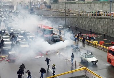 5 قتلى باحتجاجات إيران.. والسلطات تهدد المتظاهرين