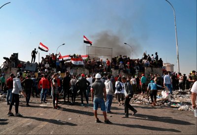 العراق.. إضراب عام بعدد من المحافظات وحريق بوسط بغداد