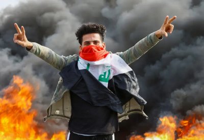 مظاهرات بغداد مستمرة.. ومحتجون يغلقون ميناء خور الزبير