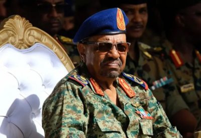 السودان.. القبض على شريك البشير "المدني" بانقلاب 1989