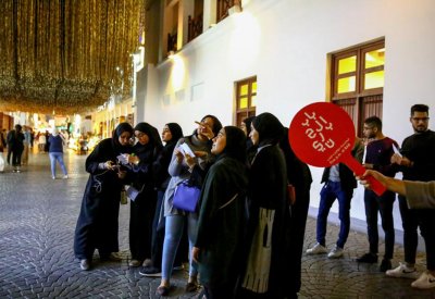  الخامسة بتوقيت الباب وجولة في مدافن مقابة 