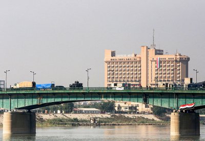  "صراع الجسور".. مواجهات جديدة بين المحتجين والقوات العراقية 