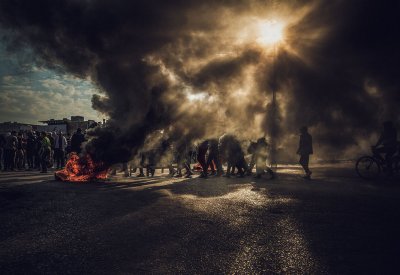 يوم دام بالعراق.. وتفريق المحتجين في كربلاء بالرصاص الحي 