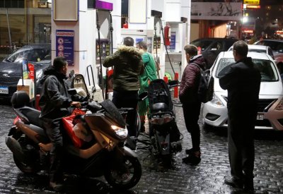 لبنان.. إضراب مفتوح لمحطات الوقود