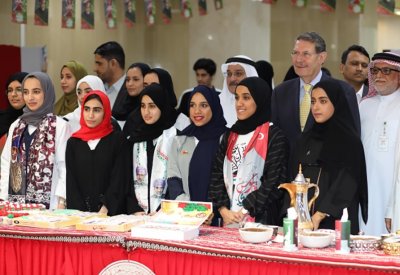 طلبة جامعة الخليج العربي يحتفلون بالعيد الوطني العماني