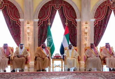 محمد بن راشد أثناء استقباله محمد بن سلمان: علاقاتنا مع السعودية استراتيجية