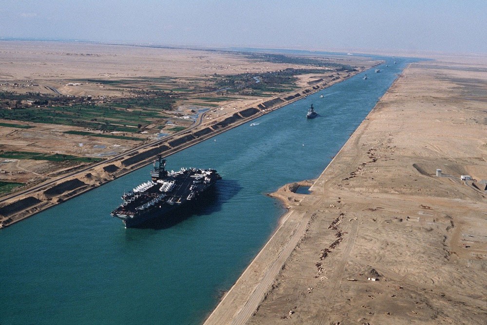 مصر.. قناة السويس تحقق إيرادات قياسية في أكتوبر