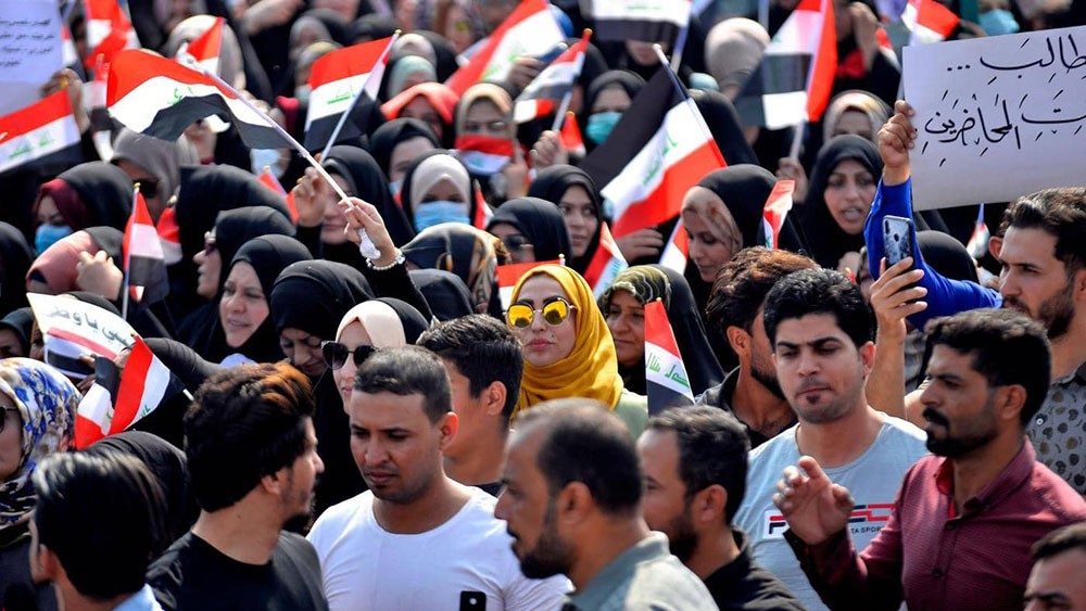 العراق.. قطع طرق نفطية وحملة لمقاطعة منتجات إيران