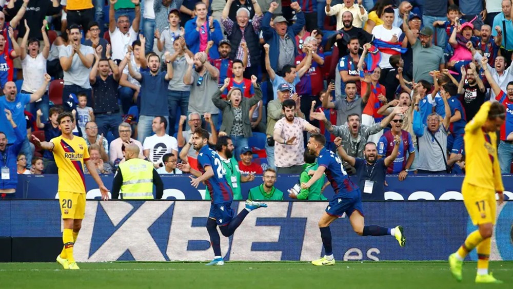في "7 دقائق".. ليفانتي يذّل برشلونة بثلاثية