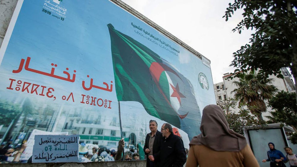 الجزائر.. هل تُسقط وجوه عهد بوتفليقة انتخابات ديسمبر؟