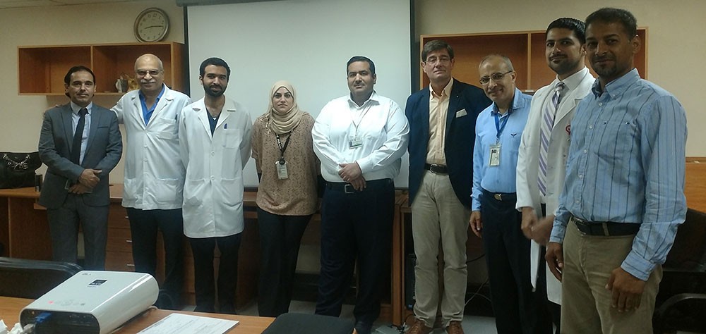 العلاج بالخارج تستضيف خبيرا في مجال جراحة العظام