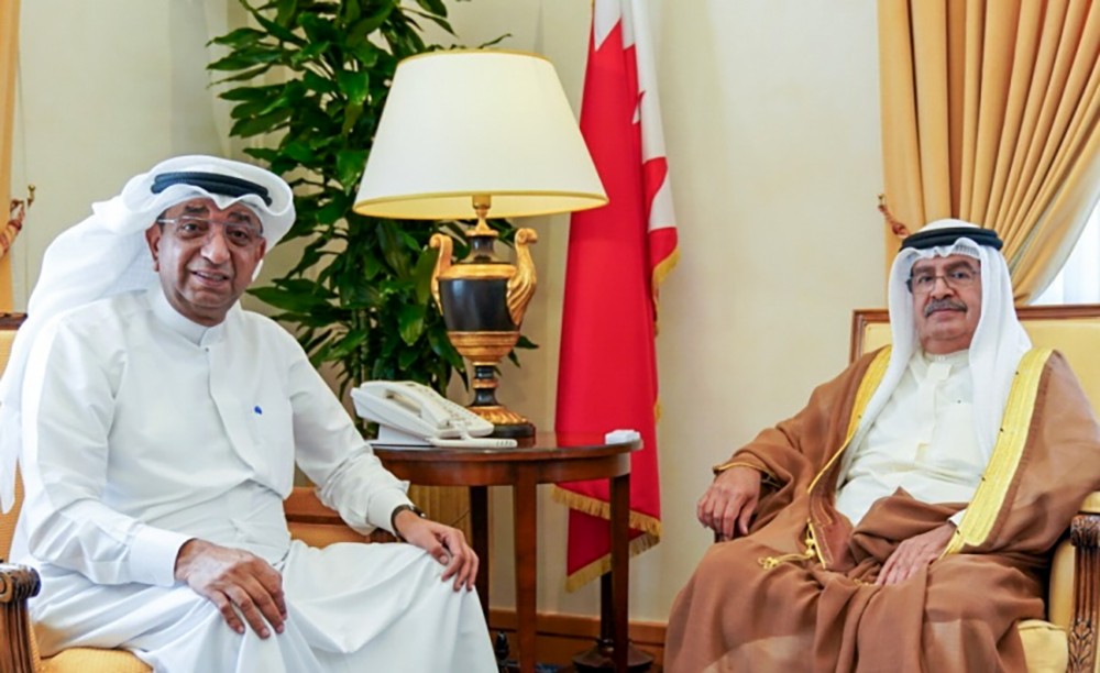 سمو الشيخ علي بن خليفة يستقبل رئيس غرفة تجارة وصناعة البحرين