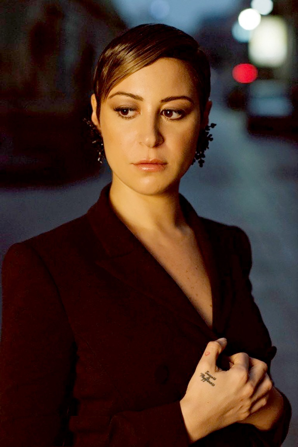 القاهرة السينمائي يكرم منة شلبي بجائزة فاتن حمامة للتميز