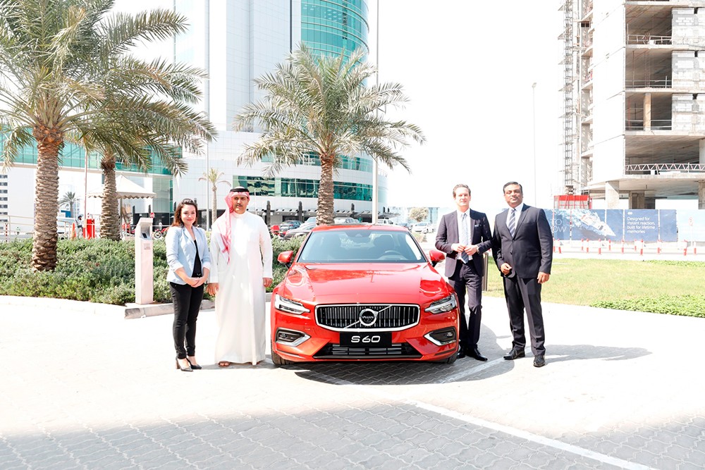 موترسيتي تكشف عن فولفو S60 الرياضية الجديدة في البحرين