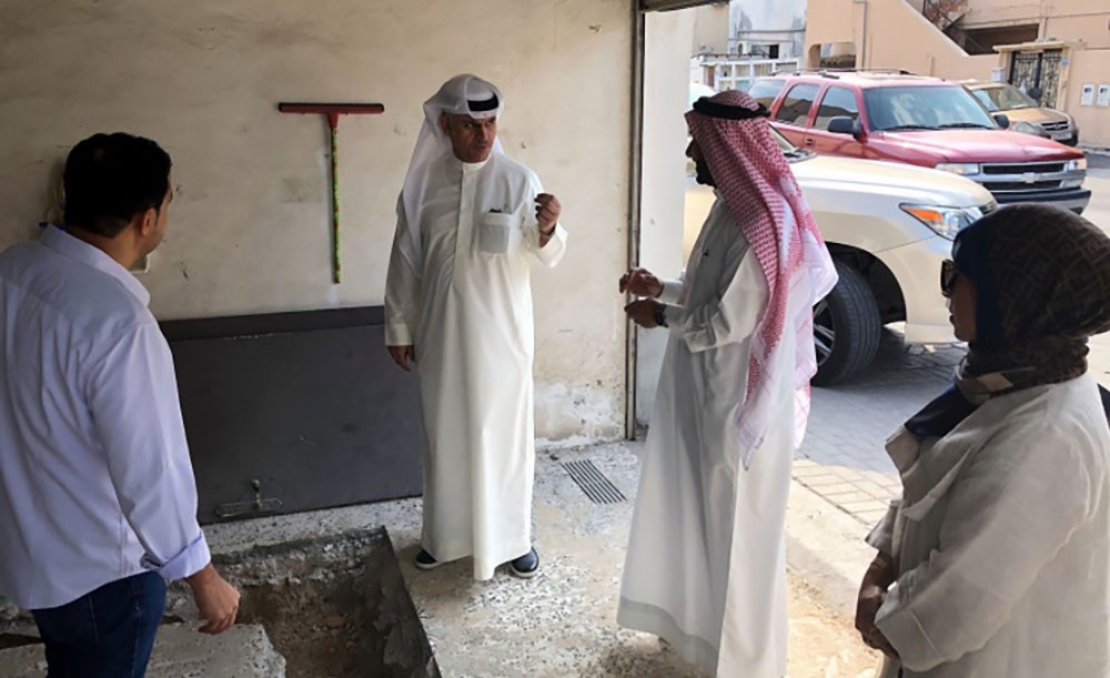 وكيل البلديات يتفقد منازل مشروع (الترميم) في الرفاع ومدينة عيسى