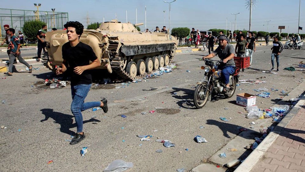 مقتل 4 محتجين في البصرة.. والأمن العراقي: "جهات منحرفة"